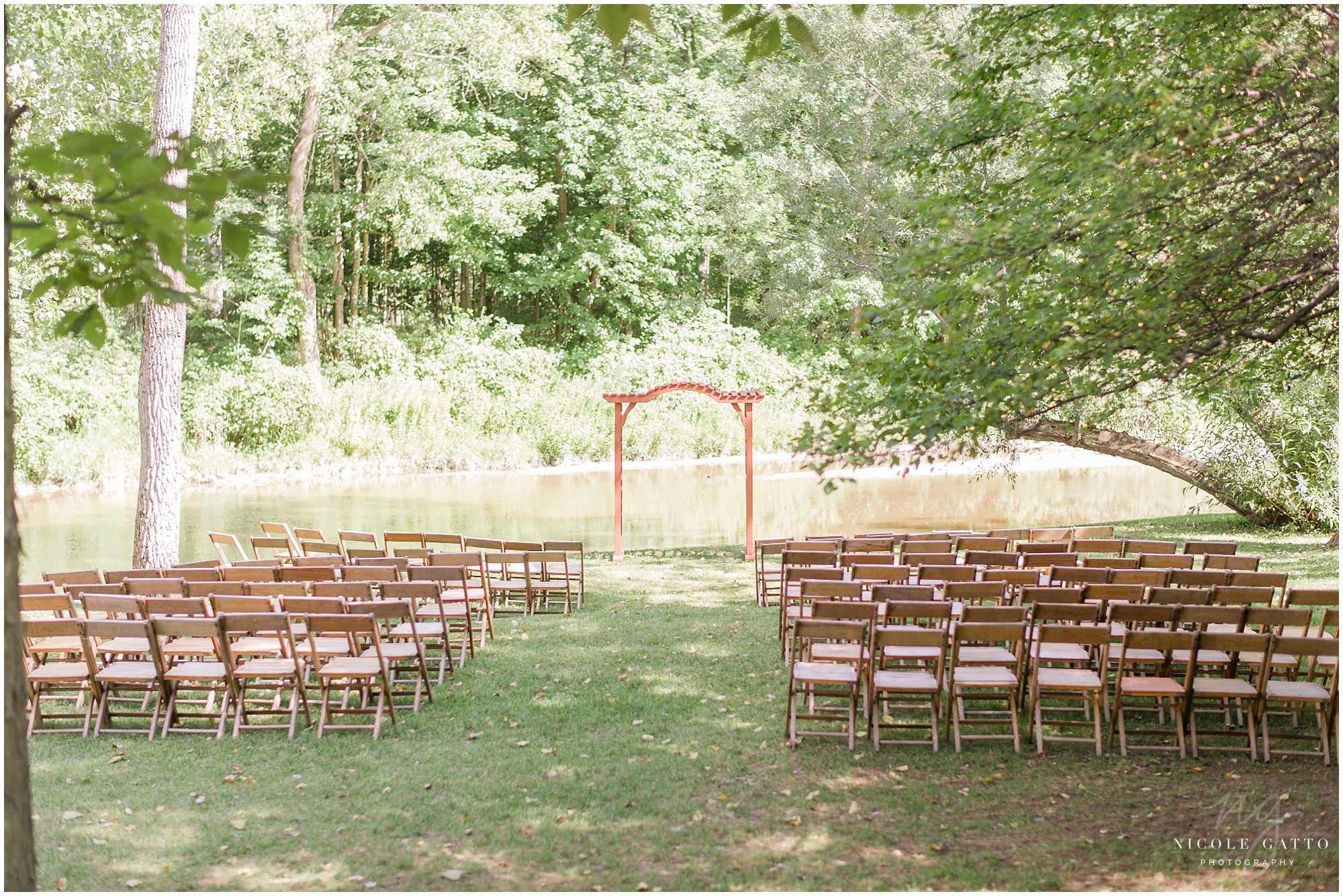 ourdoor wedding ceremony at O'brien's Sleepy Hollow in East Aurora