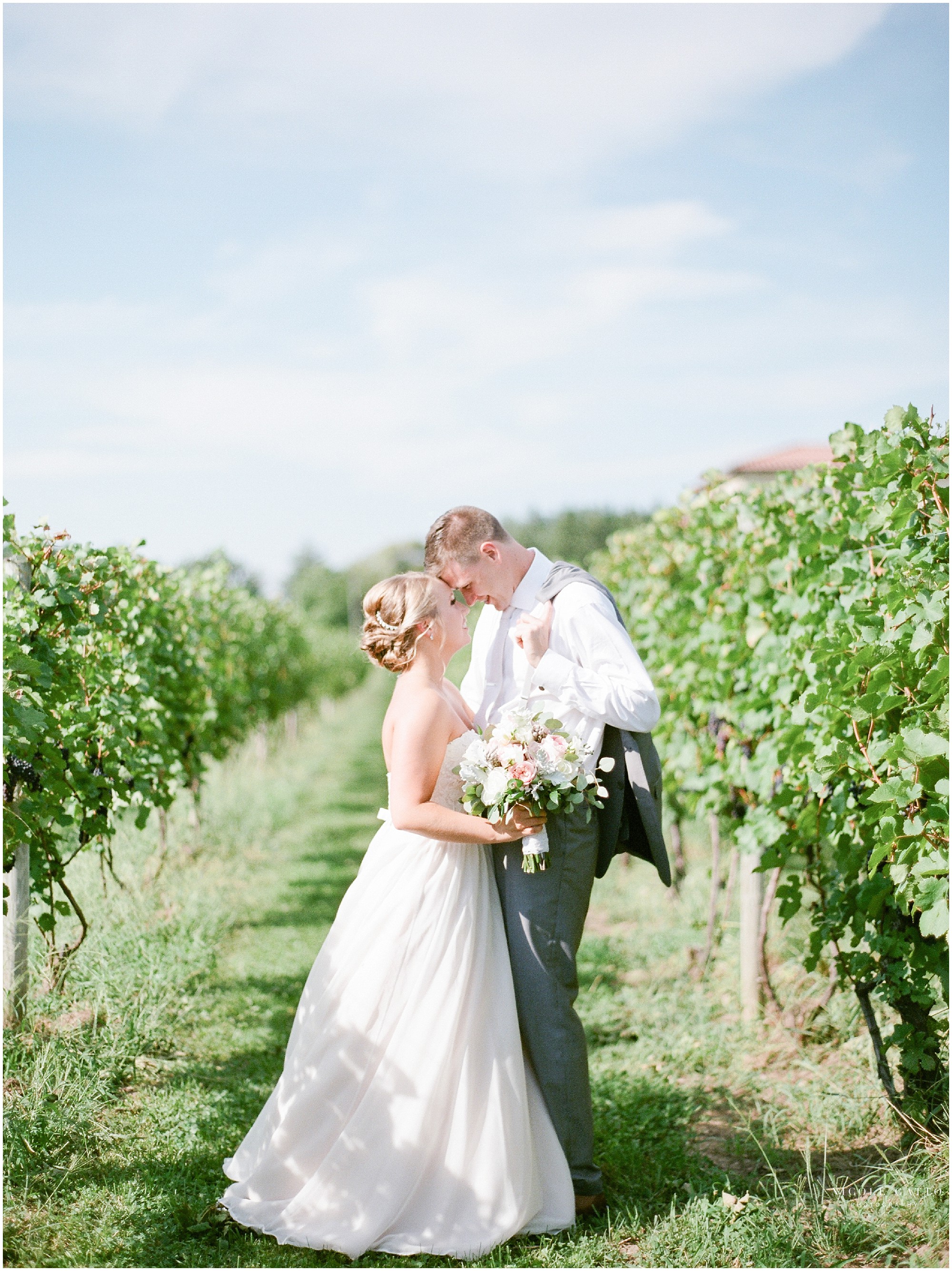 Ventosa_Vineyards_wedding_fingerlakes_NY_0229.jpg