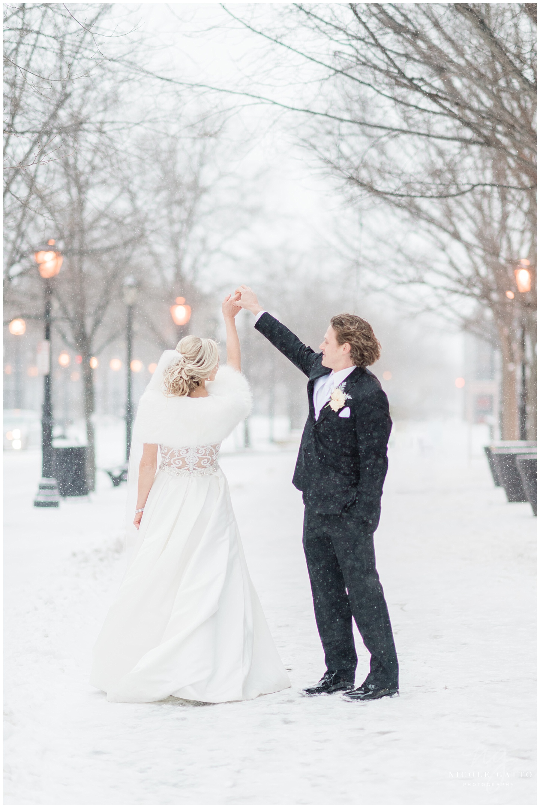 Doubletree in Niagara Falls wedding photos