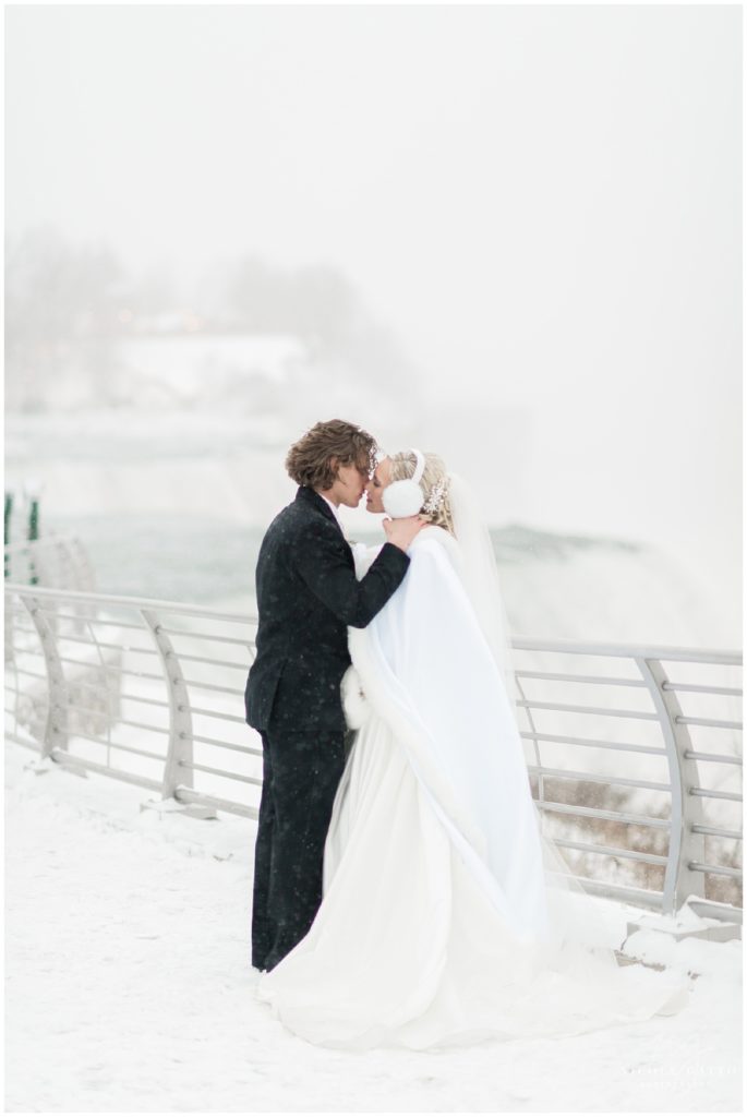 Wedding portrait in front of Niagara Falls